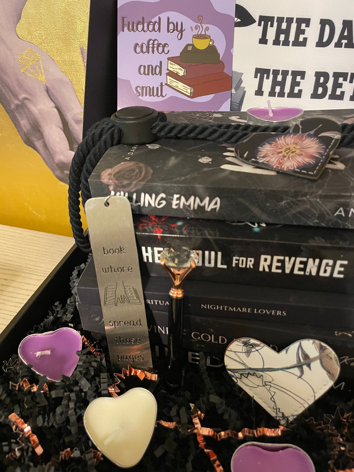 Best Seller Book Box w/ latest releases (🫦M+)