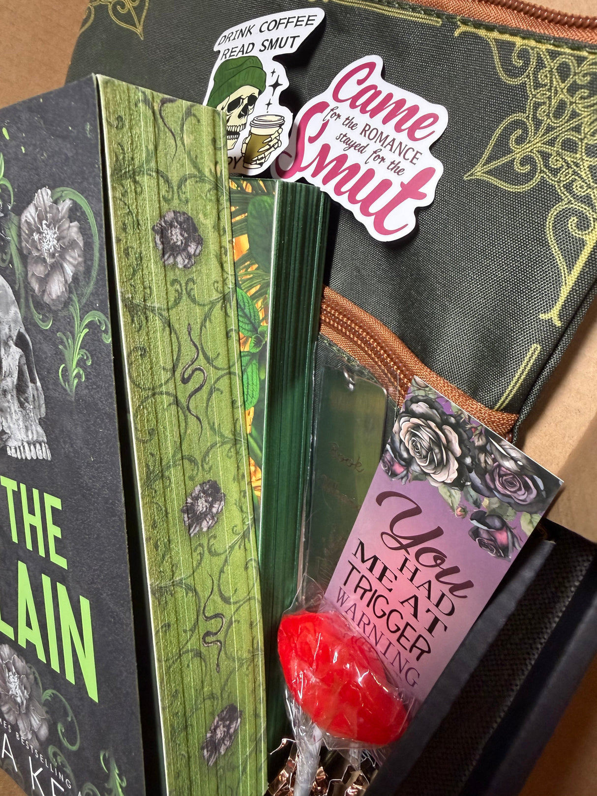 Special Edition Dark Romance Book Box - Sprayed Edges - Choose Your Theme - Dark Romance Crates