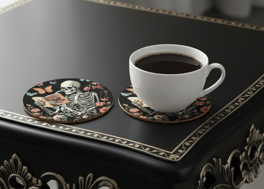 Dark Romance Cafe Book Box: books, drinks & merch