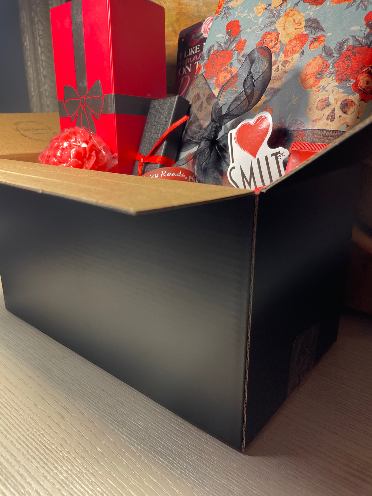 Build Your Own Custom Book Box!  (🫦M+)
